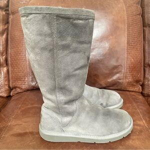 UGG Classic Zip Up Genuine Sheepskin Lined Tall Boots Size 7